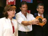 Banderas, con su premio